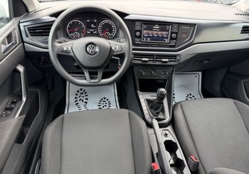 Volkswagen Polo VI Hatchback 5d 1.0 TSI 95KM 2018 Volkswagen Polo salon Polska. Serwis ASO. Czujniki Benzyna 95KM, zdjęcie 2