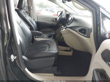 Chrysler Pacifica II 2023 Chrysler Pacifica Hybrid Touring L 2023 3.6l 3.6 Hybryda 260KM, zdjęcie 9