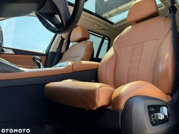 BMW X7 SUV Facelifting 3.0 40i 381KM 2022 BMW X7 xDrive40i, 3.0L 3.0 Benzyna 382KM, zdjęcie 15