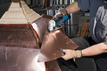 АККУМУЛЯТОРНЫЕ НОЖНИЦЫ ДЛЯ ЛИСТОВОГО МЕТАЛЛА GSC 12V-13 BOSCH 2x2,0 Ач L-BOXX