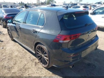 Volkswagen Golf VIII 2023 Volkswagen Golf 2.0T 40th Anniversary Edition 2023 2.0 Benzyna 241KM, zdjęcie 3