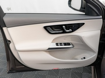 Mercedes Klasa E W214 Sedan 2.0 220d 197KM 2025 Mercedes E 220 4MATIC Avantgarde Szklany Dach, zdjęcie 10