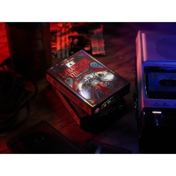 Теория очень странных дел: 11 игральных карт