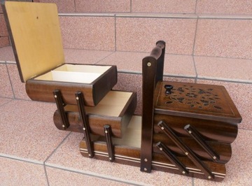 РЕЗЬБОВАЯ МАШИНА XL, деревянная, инкрустация резьбой - коробка