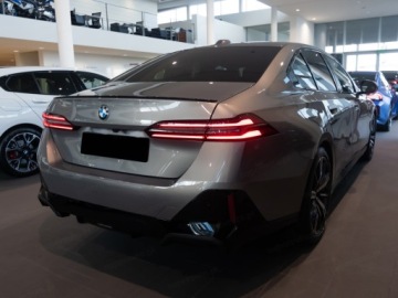 BMW Seria 5 G90-91 2025 BMW Seria 5 540d xDrive Sport Sedan 3.0 (303KM) 2025, zdjęcie 2