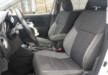 Toyota Auris II 2018 Toyota Auris Okazja 1.8 Hybryda 100KM, zdjęcie 23