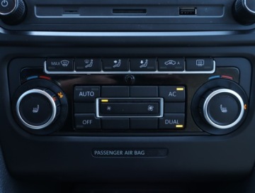 Volkswagen Golf VI Hatchback 5d 1.4 TSI 122KM 2010 VW Golf 1.4 TSI, Salon Polska, Navi, Klima, zdjęcie 15