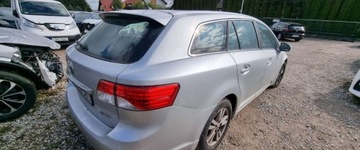 Toyota Avensis III 2014 Toyota Avensis 2014r, 2.0 D4D. Lekko przetarty lewy bok. Jezdzi. 2.0 142KM, zdjęcie 3