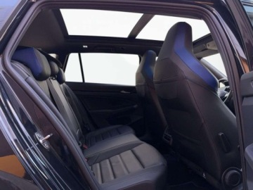 Volkswagen Golf VIII R Variant 2.0 TSI 320KM 2022 Volkswagen Golf Variant R 4Motion 320KM, ACC, APP, Harman Kardon, Ambiente, zdjęcie 13