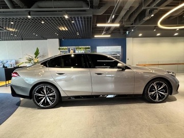 BMW Seria 5 G90-91 2026 BMW Seria 5 530e xDrive Sport Sedan 2.0 (299KM) 2026, zdjęcie 3