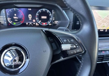 Skoda Octavia IV Kombi 2.0 TDI SCR 200KM 2022 Skoda Octavia 2.0TDI 200KM 4x4 Scout Matrix Hak ACC Ambiente Head-Up Kamer, zdjęcie 17