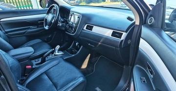 Mitsubishi Outlander III 2013 Mitsubishi Outlander BENZYNA HYBRYDA plug in 4x4 grzane fotele AUTOMAT, zdjęcie 29