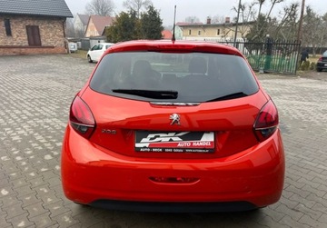 Peugeot 208 I Hatchback 5d Facelifting 1.2 PureTech 110KM 2019 Peugeot 208 1.2 Benzyna 110 KM Nawigacja LED Kamera Sensor 1.2 Benzyna, zdjęcie 3