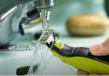 Golarka Philips OneBlade z ostrzem 360 etui 3 nasadki do zarostu QP2724/31