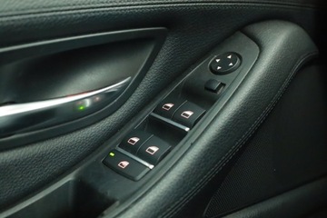 BMW Seria 5 F10-F11 Touring 528i 245KM 2012 BMW 5 528i xDrive, 4X4, Automat, Skóra, Navi, zdjęcie 18