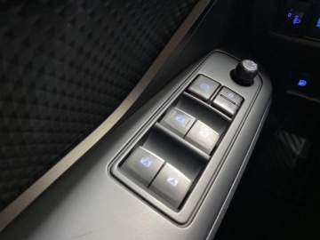 Toyota C-HR I Crossover 1.2L Turbo 116KM 2017 Toyota C-HR 1.2 T GPF Premium Toyota C-HR Premium,, zdjęcie 19