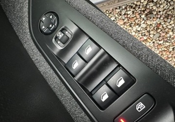 Peugeot 5008 II Crossover 1.6 BlueHDI 120KM 2018 Peugeot 5008 Niemcy,Automat,7 osob,Navi 1.6 Diesel 120KM, zdjęcie 14