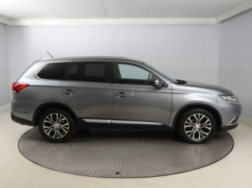 Mitsubishi Outlander III SUV Facelifting 2015 2.0 MIVEC 150KM 2016 Mitsubishi Outlander 2.0, Salon Polska, 4X4, zdjęcie 5