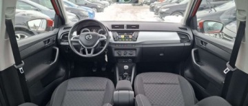 Skoda Fabia III Hatchback 1.2 TSI 90KM 2015 Skoda Fabia Skoda Fabia 1.2 TSI Cool Edition Red amp Grey 1.2 Benzyna, zdjęcie 10