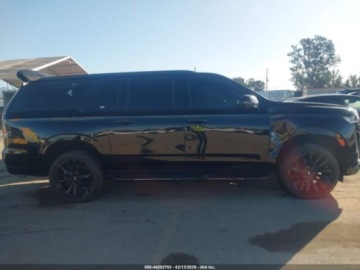 Cadillac Escalade III 2022 Cadillac Escalade ESV 4WD PREMIUM LUXURY, 2022r., 4x4, 6.2L 6.2 Benzyna, zdjęcie 4