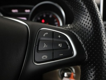 Mercedes CLA C117 Shooting Brake 1.6 180 122KM 2016 Mercedes CLA 180 automat skóra klima auto navi, zdjęcie 28