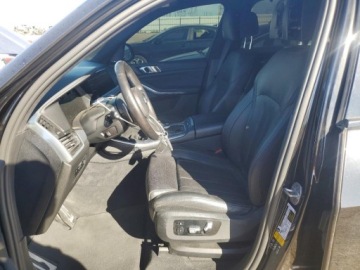 BMW X5 G05 2021 BMW X5 M50I 2021 4.4 Benzyna 523KM, zdjęcie 7