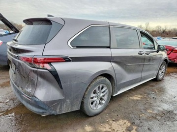 Toyota Sienna III 2021 Toyota Sienna Le 2021 2.5 Hybryda 245KM, zdjęcie 3