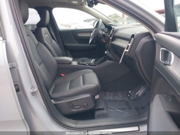 Volvo XC40 2025 Volvo XC 40 Plus Bright Theme 2025 2.0l 2.0 Benzyna 247KM, zdjęcie 9