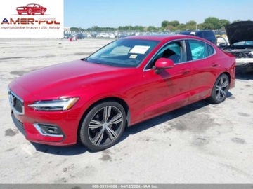 Volvo 2022 Volvo S60 2022r, B5, Inscription, 4x4 2.0 Benzyna 247KM