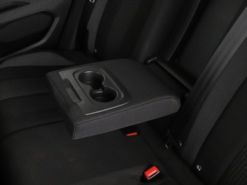 Peugeot 3008 II Crossover 1.5 BlueHDI 130KM 2019 Peugeot 3008 1.5 HDi Automat Business Klimatyzacja, zdjęcie 38