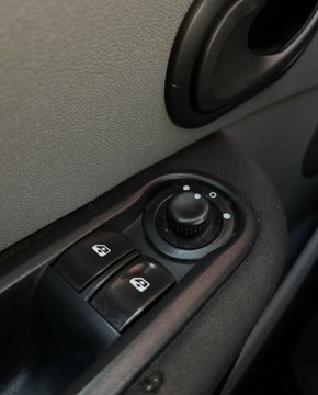 Renault Clio III Hatchback 5d 1.6 i 16V 110KM 2007 Renault Clio Automat Klima Alu Warszawa gwarancja w cenie VFVW 1.6 110KM, zdjęcie 23