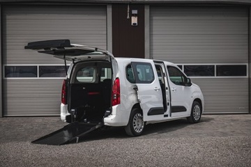 Opel Combo E Kombivan 1.5 Diesel 102KM 2021 Opel combo przewóz osoby na wózku rampa pfron, zdjęcie 3