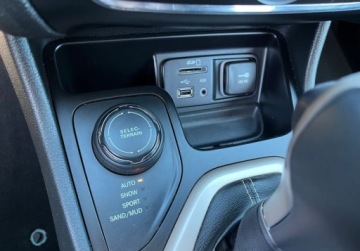 Jeep Cherokee V Terenowy 2.0 MJD 170KM 2014 Jeep Cherokee automat, 4x4, nawigacja, kamera 2.0 Diesel 170KM, zdjęcie 28