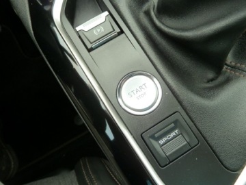 Peugeot 5008 II Crossover 1.2 PureTech 130KM 2017 Peugeot 5008 GT LINEKLIMATYZACJASKORYPANORAMA DACHNAWIGACJAELEKTRYKA7 OSOB, zdjęcie 12