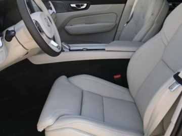 Volvo XC60 II 2026 VOLVO XC60 T6 Plug-In Hybrid AWD Ultra Bright 2.0 (398KM) 2026, zdjęcie 4