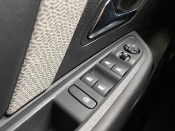 Citroen C4 III SUV 1.2 PureTech 130KM 2022 Citroën C4 1.2 PureTech Shine S&amp;S III (2020-) Cit, zdjęcie 18