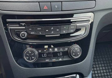 Peugeot 508 I Sedan Facelifting 1.6 e-THP 165KM 2015 Peugeot 508 1.6 Benzyna 165 Km LIFT Ledy Salon Polska 1.6 Benzyna 165KM, zdjęcie 7