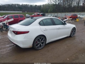 Alfa Romeo Giulia II Sedan Facelifting 2.0 Turbo 280KM 2021 Alfa Romeo Giulia Ti 2021 2.0 Benzyna 280KM, zdjęcie 5