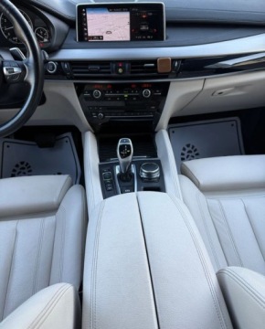 BMW X6 F16 Crossover xDrive50i 450KM 2017 BMW X6 Salon Polska Czujniki Kamera Automat 4.4 Benzyna 450KM, zdjęcie 5