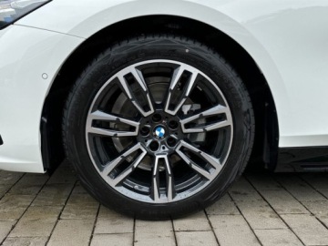 BMW Seria 5 G90-91 Touring 2.0 520d 197KM 2024 BMW Seria 5 Touring 520d xDrive Sport Combi 2.0 (197KM) 2024, zdjęcie 8