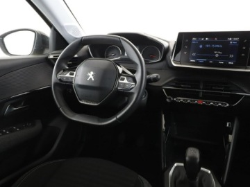 Peugeot 208 II Hatchback 1.2 PureTech 75KM 2022 Peugeot 208 kamera bt niski przebieg led manual, zdjęcie 15