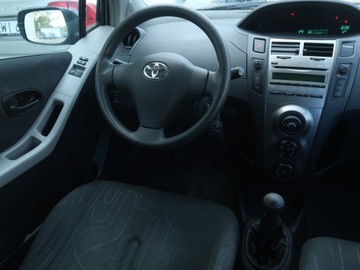 Toyota Yaris II Hatchback 5d 1.0 VVT-i 69KM 2009 Toyota Yaris 1.0 VVT-i, Salon Polska, Serwis ASO, zdjęcie 6