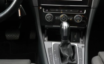 Volkswagen Golf VII Variant Facelifting 1.5 TSI ACT 150KM 2019 Volkswagen Golf Variant Virtual Cockpit, LED, Czujniki, NAVI, Temp, Grzane, zdjęcie 6