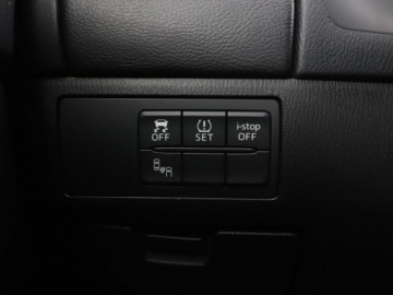 Mazda 6 III Kombi Facelifting 2.0 SKYACTIV-G 145KM 2016 Mazda 6 Tempomat Czujniki parkowania Automatyczna, zdjęcie 32