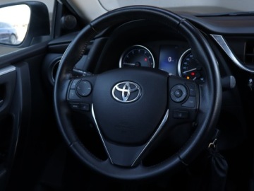 Toyota Corolla XI Sedan 1.6 Valvematic 132KM 2016 Toyota Corolla 1.6 Valvematic, Salon Polska, zdjęcie 18