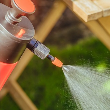 Ручной садовый опрыскиватель под давлением Kwazar Venus 1,5 л для полива