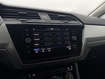 Volkswagen Touran III 1.5 TSI EVO 150KM 2020 Volkswagen Touran 1.5 TSI / 150KM, HAK, Salon Pols, zdjęcie 21
