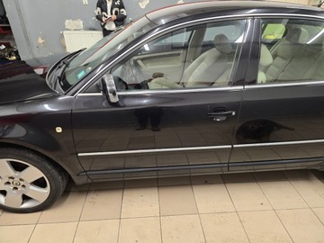 DVEŘE PŘEDNÍ ZADNÍ SKODA SUPERB BARVA 9910 2001-2008