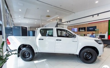 Toyota Hilux VIII Pojedyncza kabina Facelifting 2.4 D-4D 150KM 2024 Toyota Hilux Toyota Hilux 2.4 D-4D Double Cab DLX 4x4 2.4 Diesel 150KM, zdjęcie 6
