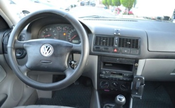 Volkswagen Golf III Kombi 1.6 100KM 1999 Volkswagen Golf 1.6 SR - BEZ KOROZJI - Bardzo dobrze utrzymane - Oplacone, zdjęcie 4